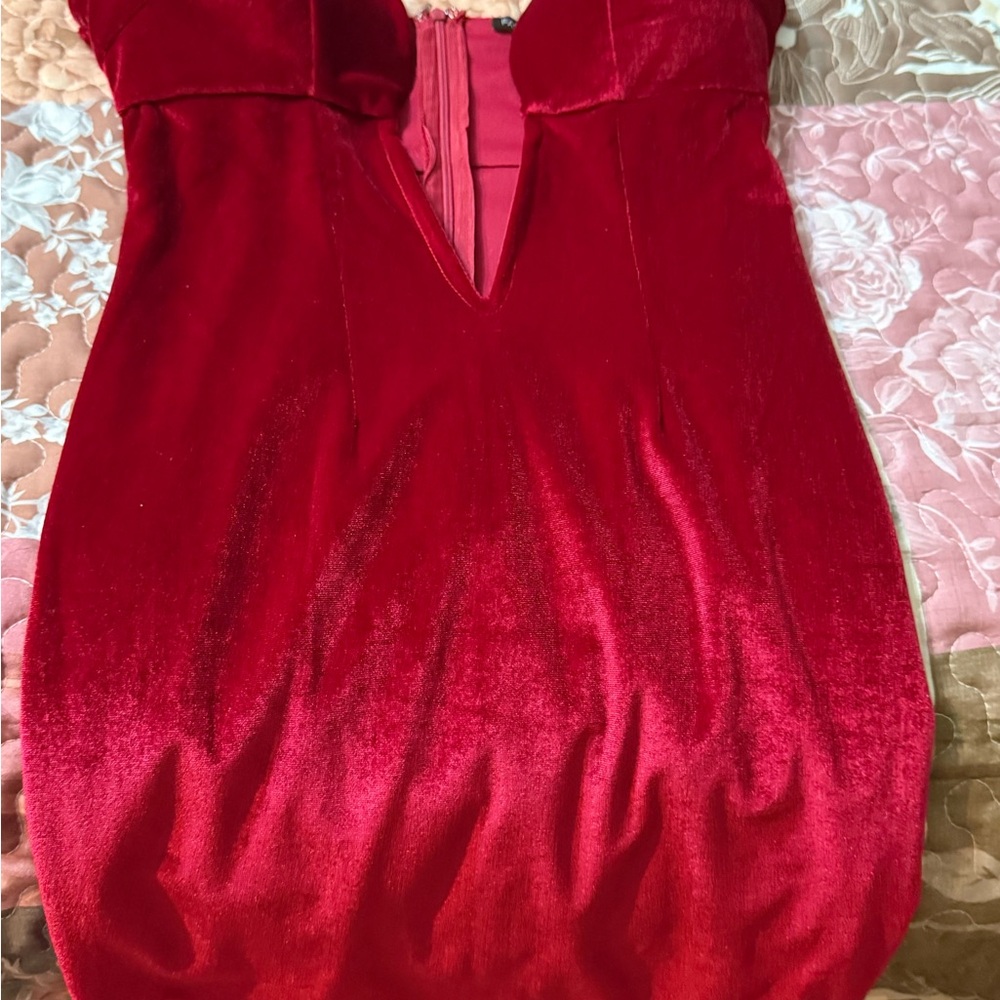 Fashion Nova Strapless Red Velvet V-Neck Dress